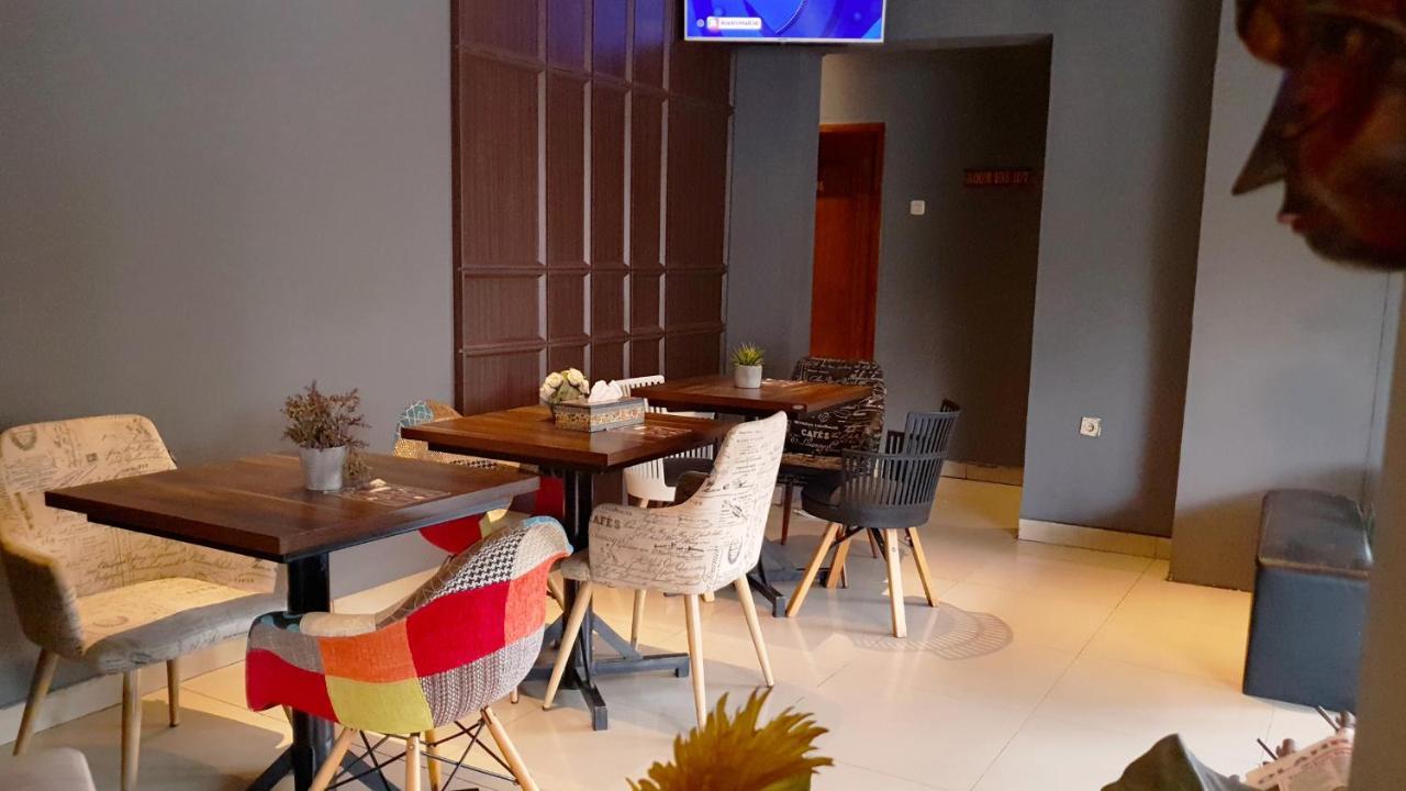 Sunrise Hotel Jogja Kejayan Kültér fotó