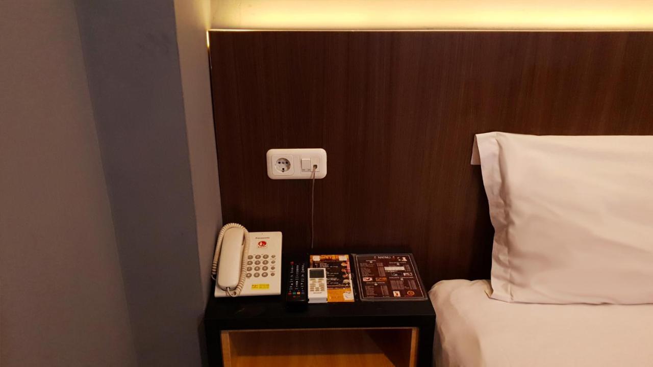Sunrise Hotel Jogja Kejayan Kültér fotó