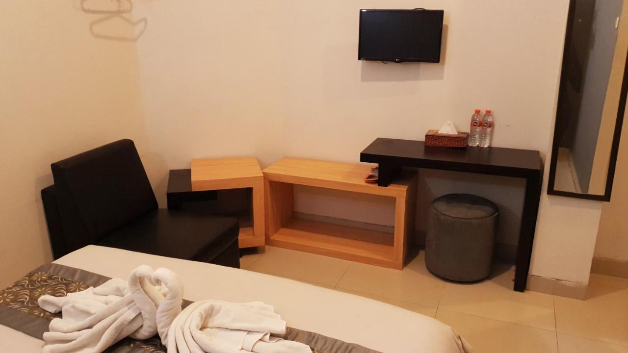 Sunrise Hotel Jogja Kejayan Kültér fotó